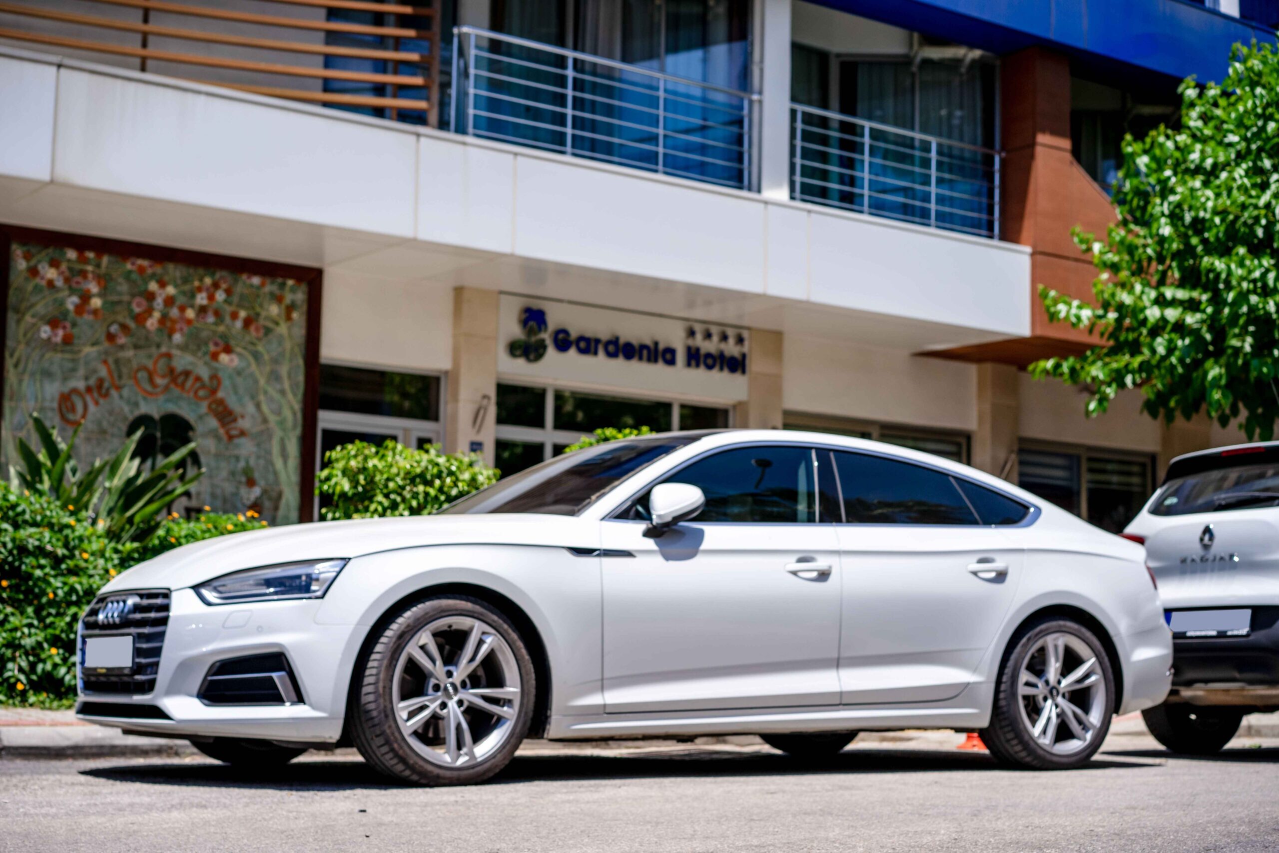 5 Situations Where Car Hire by the Hour Saves You Money